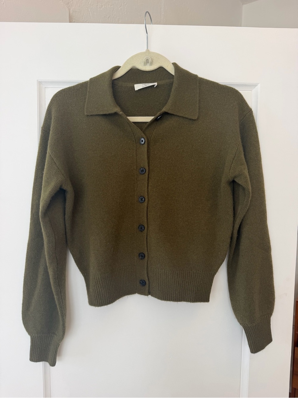 Wilfred Aritzia Collared Olive Green Button-Front Women's Sweater